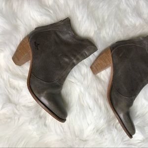 J Brand Genuine Leather Heeled Taupe Booties